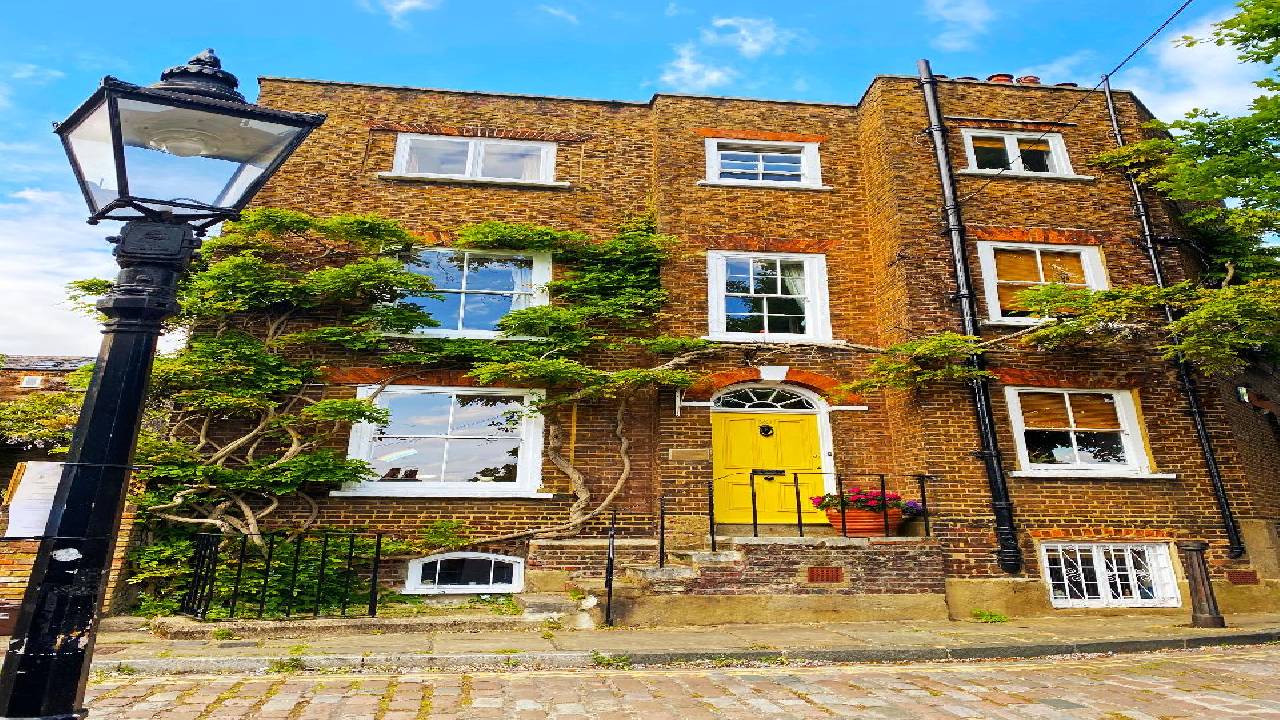  Discovery walk in London’s Hampstead: A Vibrant Village Voyage