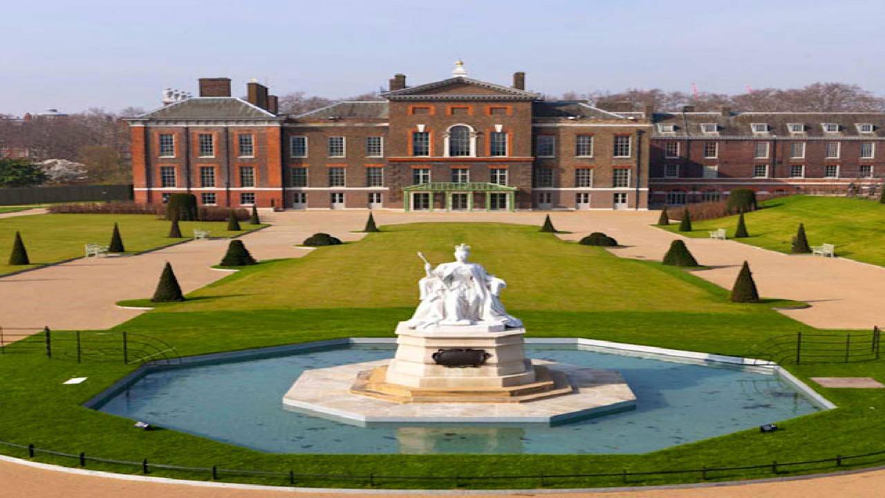 Private Kensington Palace Gardens Royal High Tea with Palace Entry