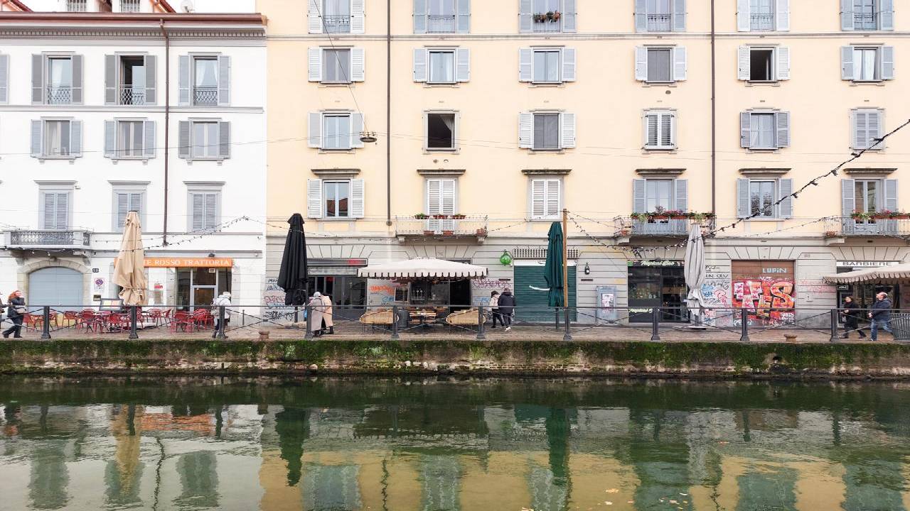 Milan Underground Discovery Walk: Street Art and Stories on the Backstreets of the Ticinese