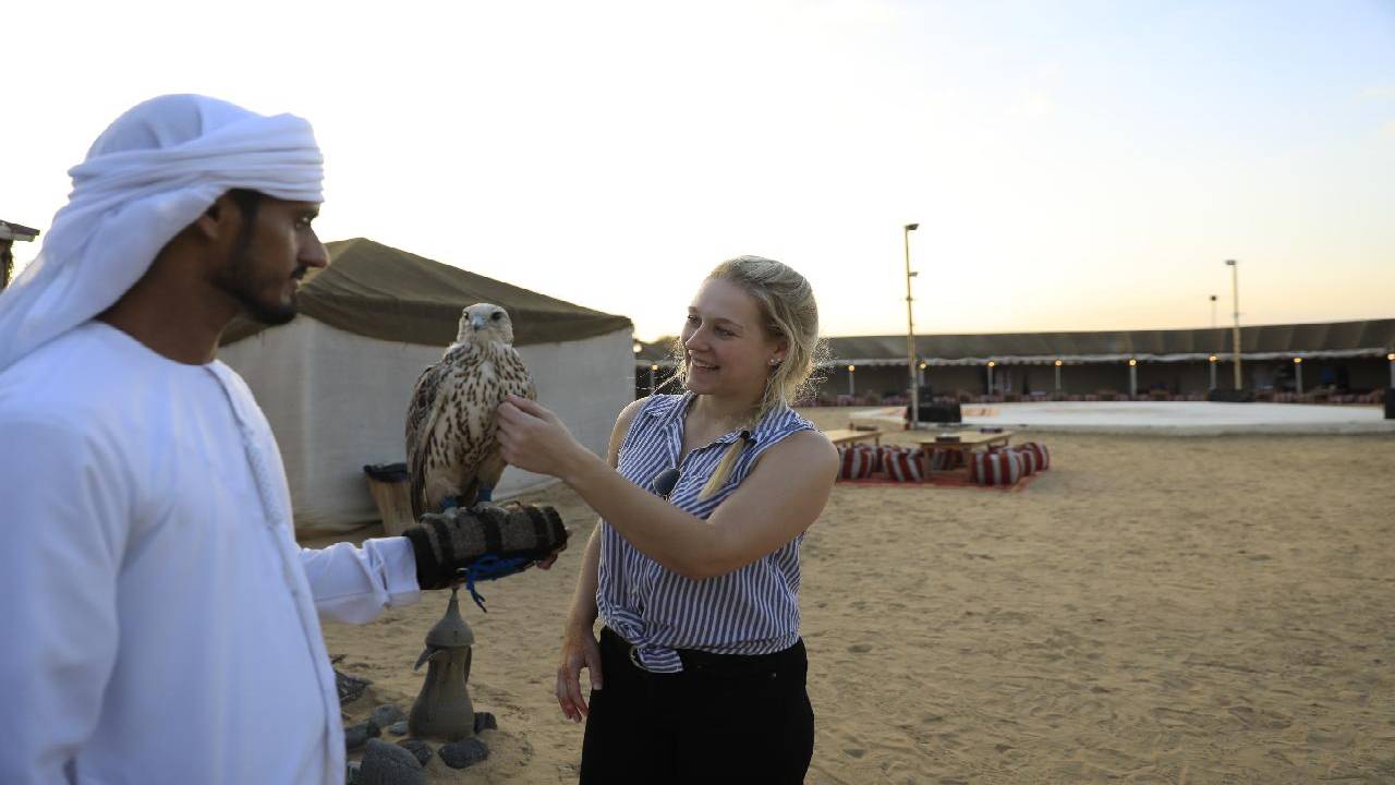 Dubai: Red Dune Desert Safari, Camel Ride & Al Khayma Camp - 7-Hrs Tour & BBQ Dinner