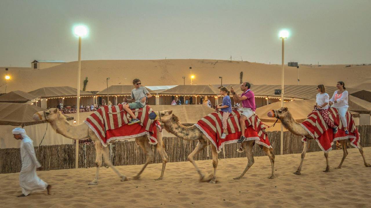 Dubai: Red Dune Desert Safari, Camel Ride & Al Khayma Camp - 7-Hrs Tour & BBQ Dinner