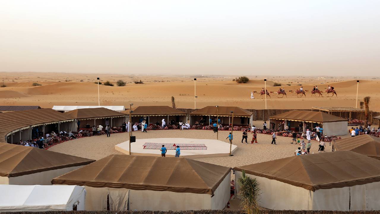 Dubai: Red Dune Desert Safari, Camel Ride & Al Khayma Camp - 7-Hrs Tour & BBQ Dinner