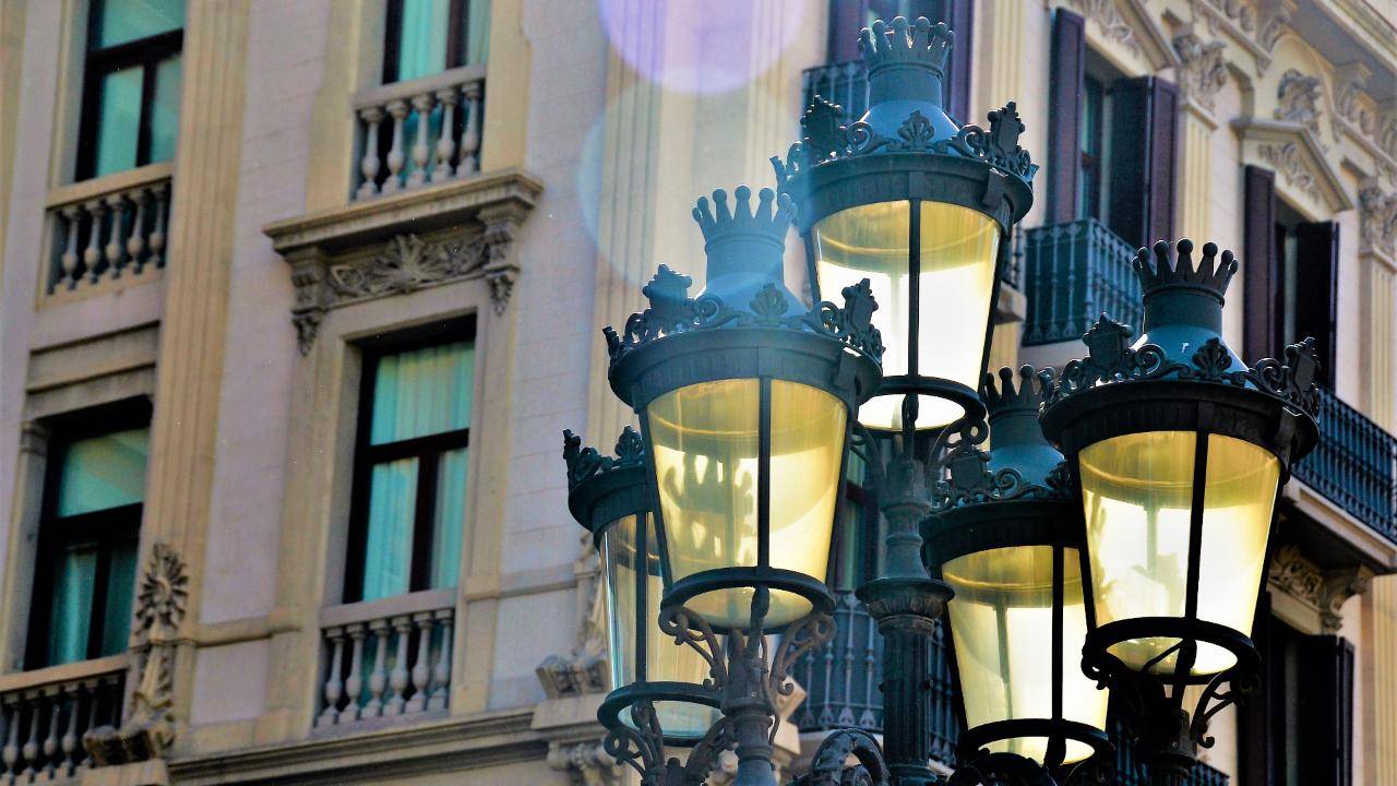 Discovery Walk: Barcelona’s Ciutat Vella - secret alleys and ruins