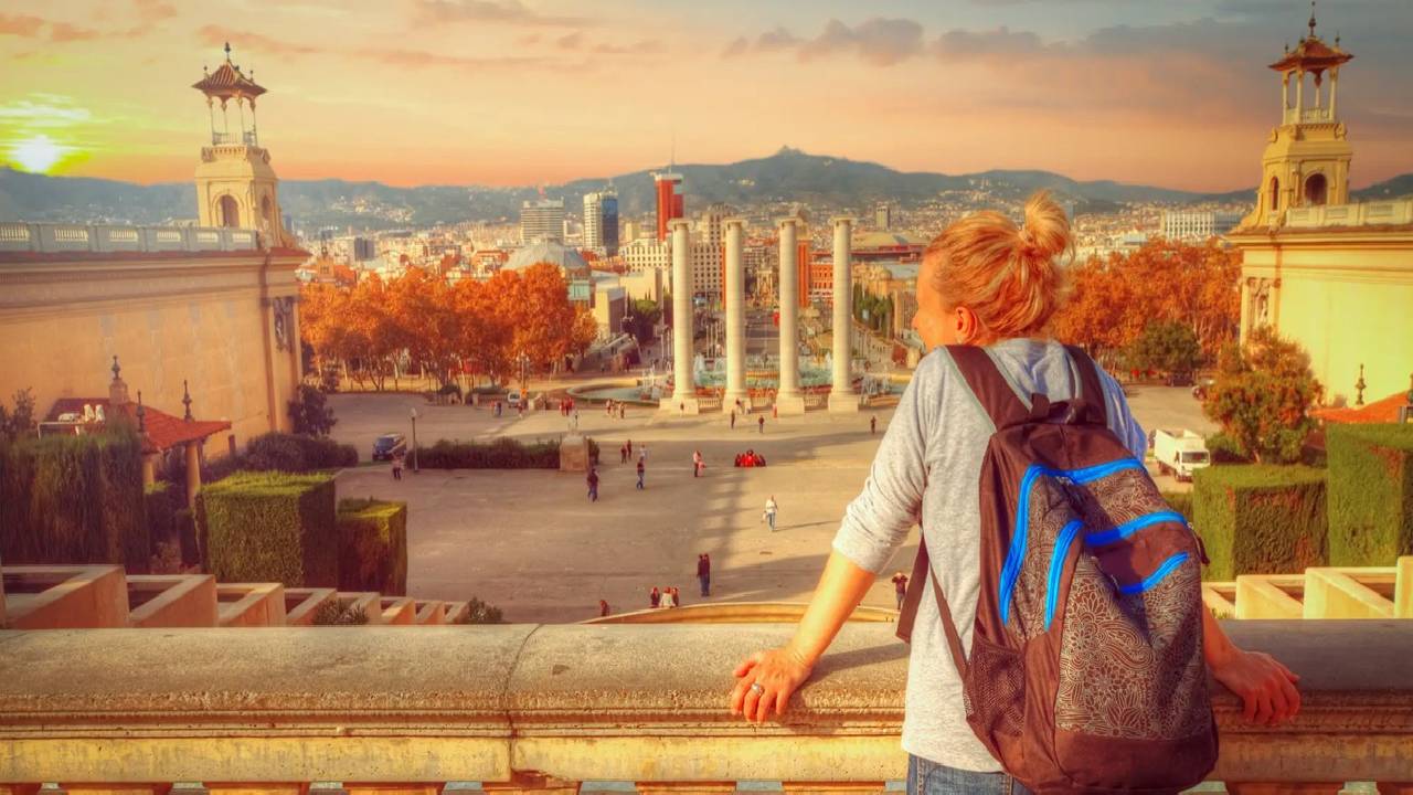 Montjuïc Sunset eBike Tour: The Perfect Way to End Your Day in BarcelonaMontjuïc twilight eBike tour 