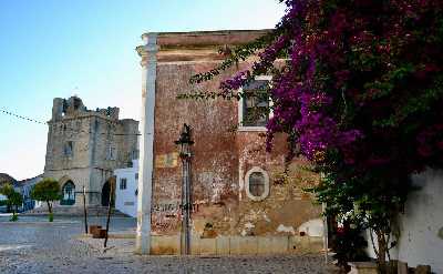 Discovery Walk in Faro: statues, ships and sanctuaries