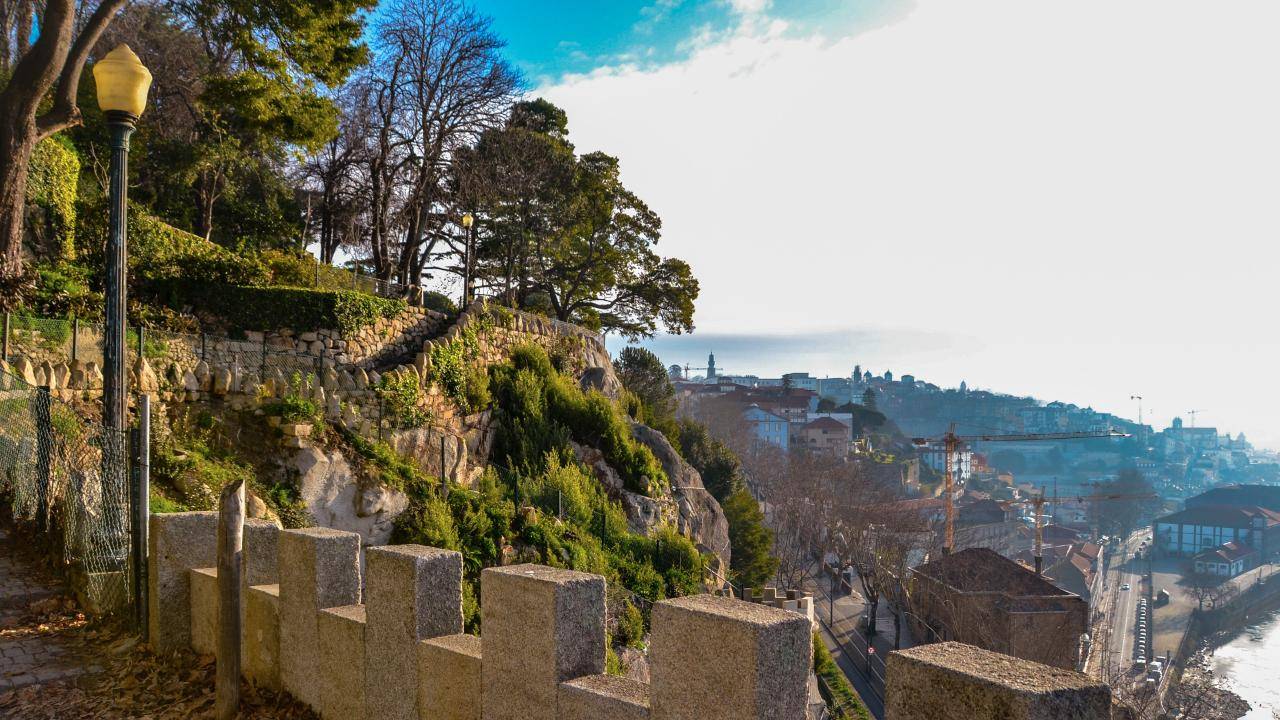 Discovery Walk in Porto’s Jardins do Palacio de Cristal: fairytale views and better conversations