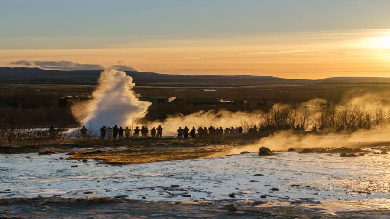 Golden Circle & Secret Lagoon Small Group Tour 