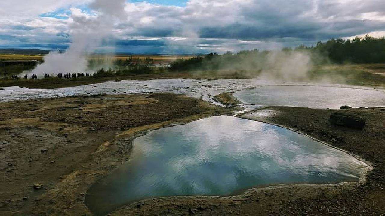 Golden Circle and Waterfalls, with Friðheimar Farm and Kerið in small group