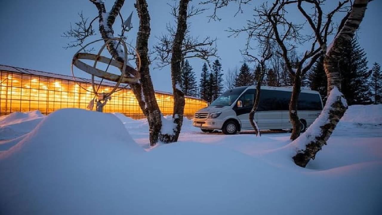 Golden Circle and Waterfalls, with Friðheimar Farm and Kerið in small group