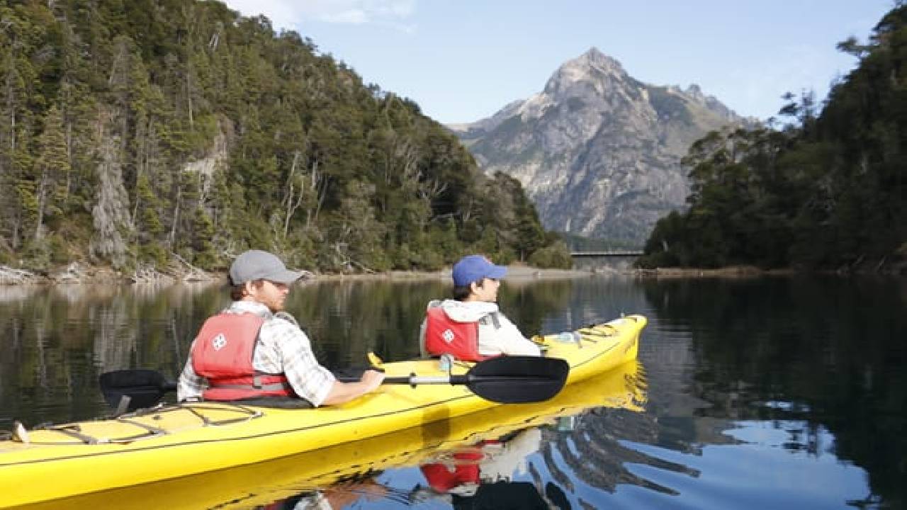 Private tour: half day kayak to Moreno Lake