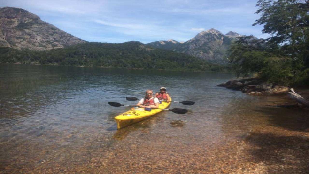 Private tour: half day kayak to Moreno Lake