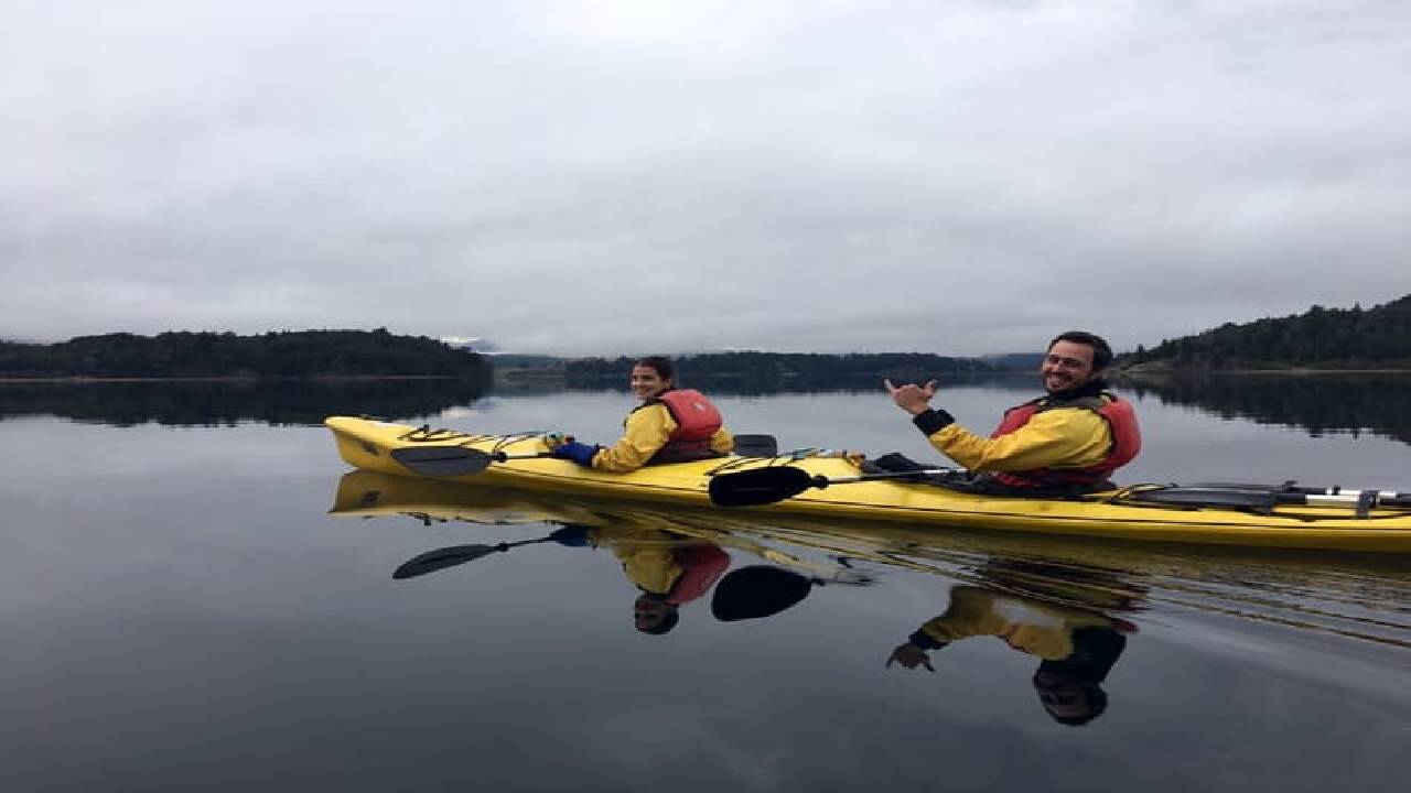 Private tour: half day kayak to Moreno Lake