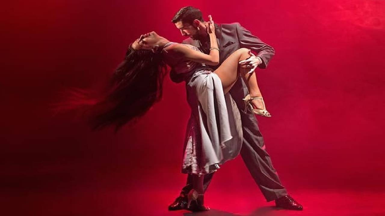 Rojo Tango Show with private transfers in Buenos Aires