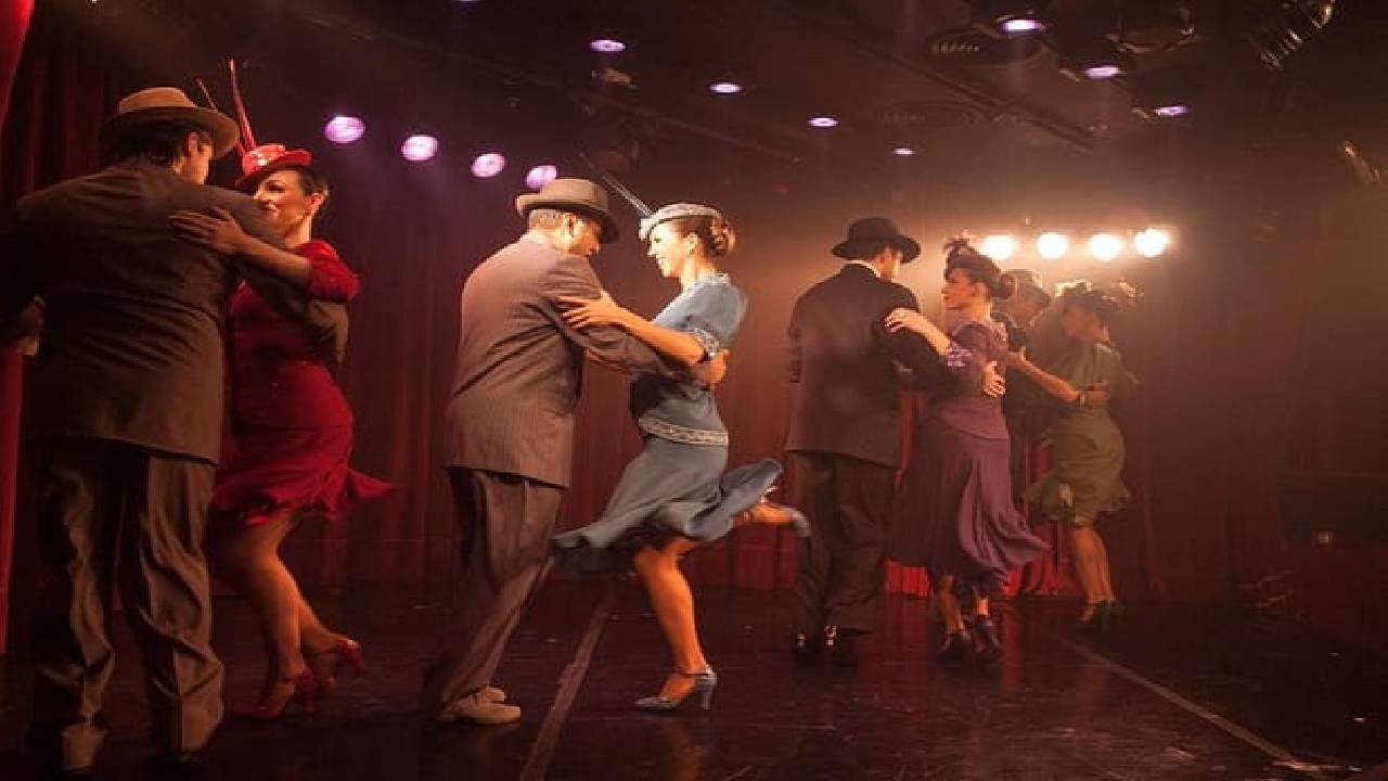 Rojo Tango Show with private transfers in Buenos Aires